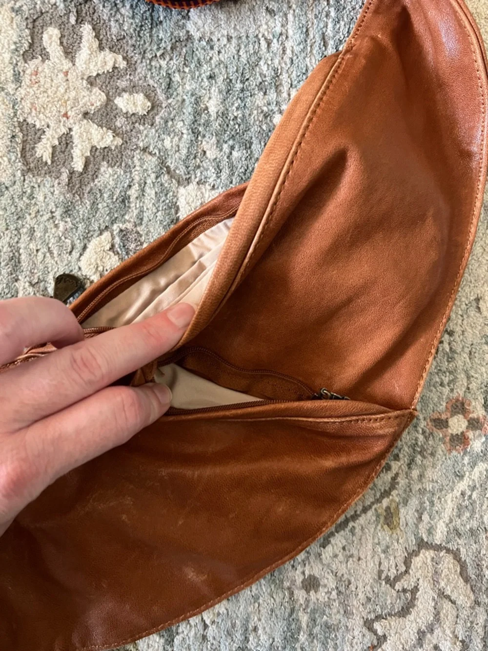 Sash Brown Leather Crossbody with Jacquard Strap - Picture 4 of 12